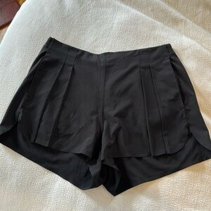 Lululemon shorts with pleated detail and pockets
